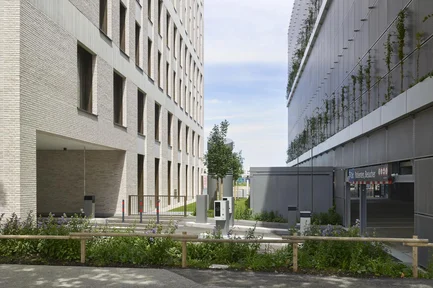 Flugfeldklinikum: Verwaltungsgebäude