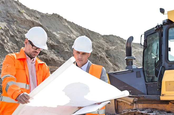 Architekten auf der Baustelle